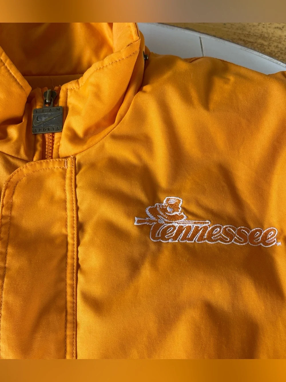 Vintage Nike Tennessee Volunteers Puffer Jacket XL NCAA Retro Y2K Winter Coat